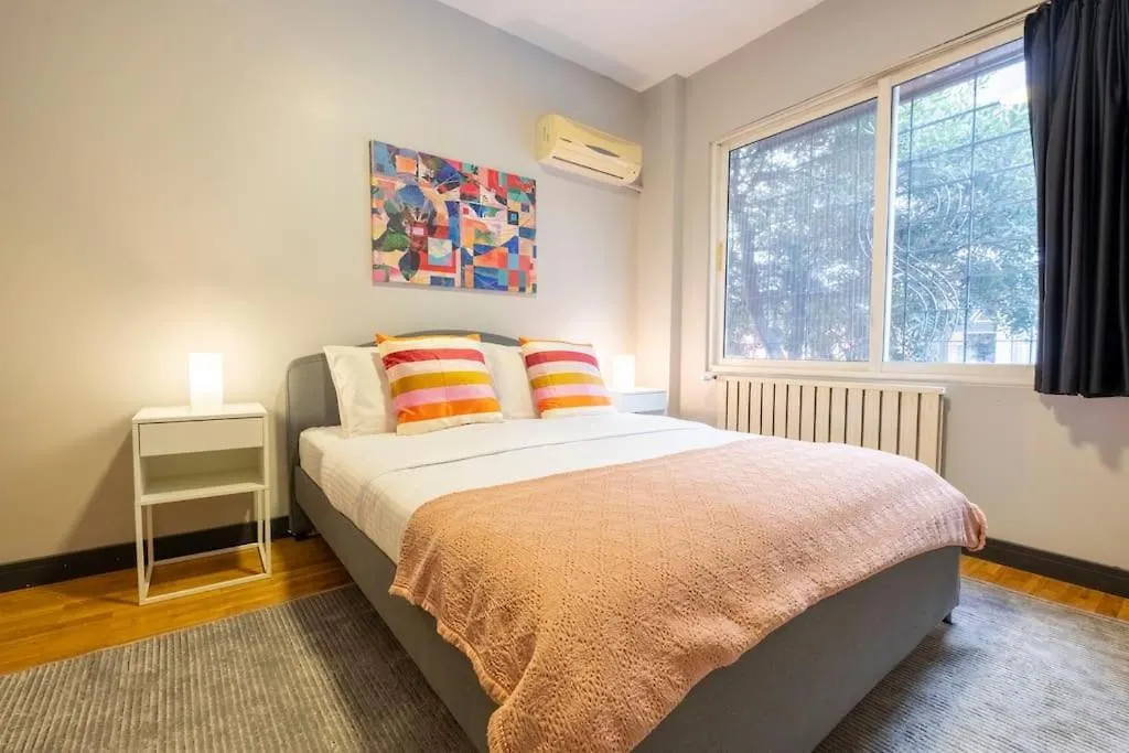 アパート イスタンブールStylishly Decorated Fourlex Houseアパートメント