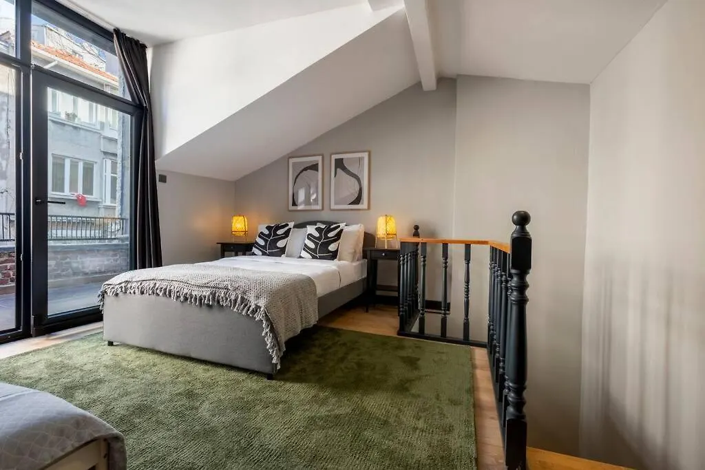 イスタンブールStylishly Decorated Fourlex Houseアパートメント