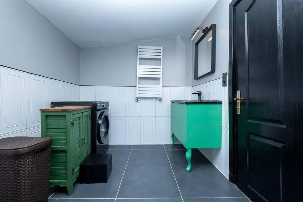 イスタンブールStylishly Decorated Fourlex Houseアパートメント アパート イスタンブール