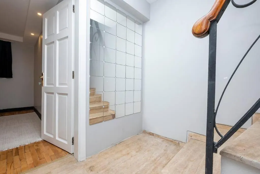 イスタンブールStylishly Decorated Fourlex Houseアパートメント 0*, イスタンブール