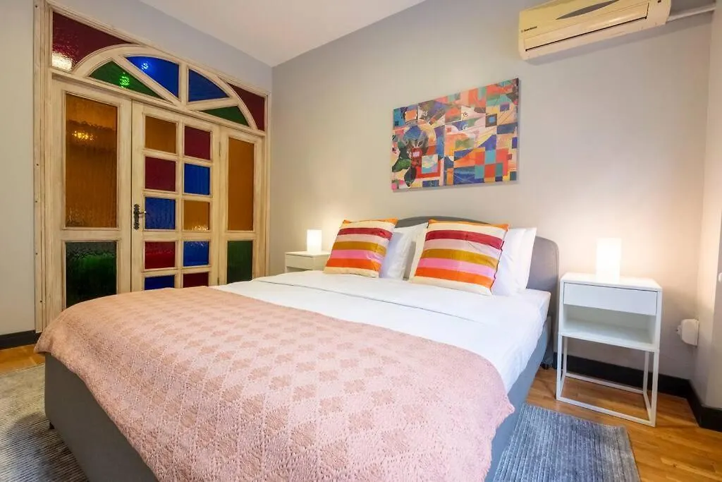 イスタンブールStylishly Decorated Fourlex Houseアパートメント トルコ